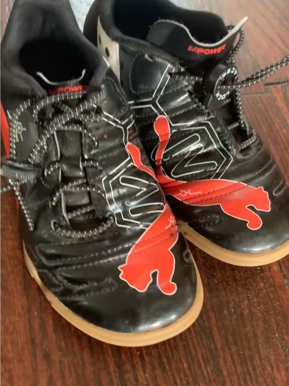 PUMA evoPOWER 4 Indoor Soccer Shoes Youth Size 2 Black Red Sala Momentta Vulc